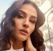 Asena Girişken, care joacă rolul Yeşim în serialul „Minciuni de familie”, pasiune uluitoare, dincolo de platourile de filmare! Iată ce sport periculos practică tânăra actriță în sezonul cald